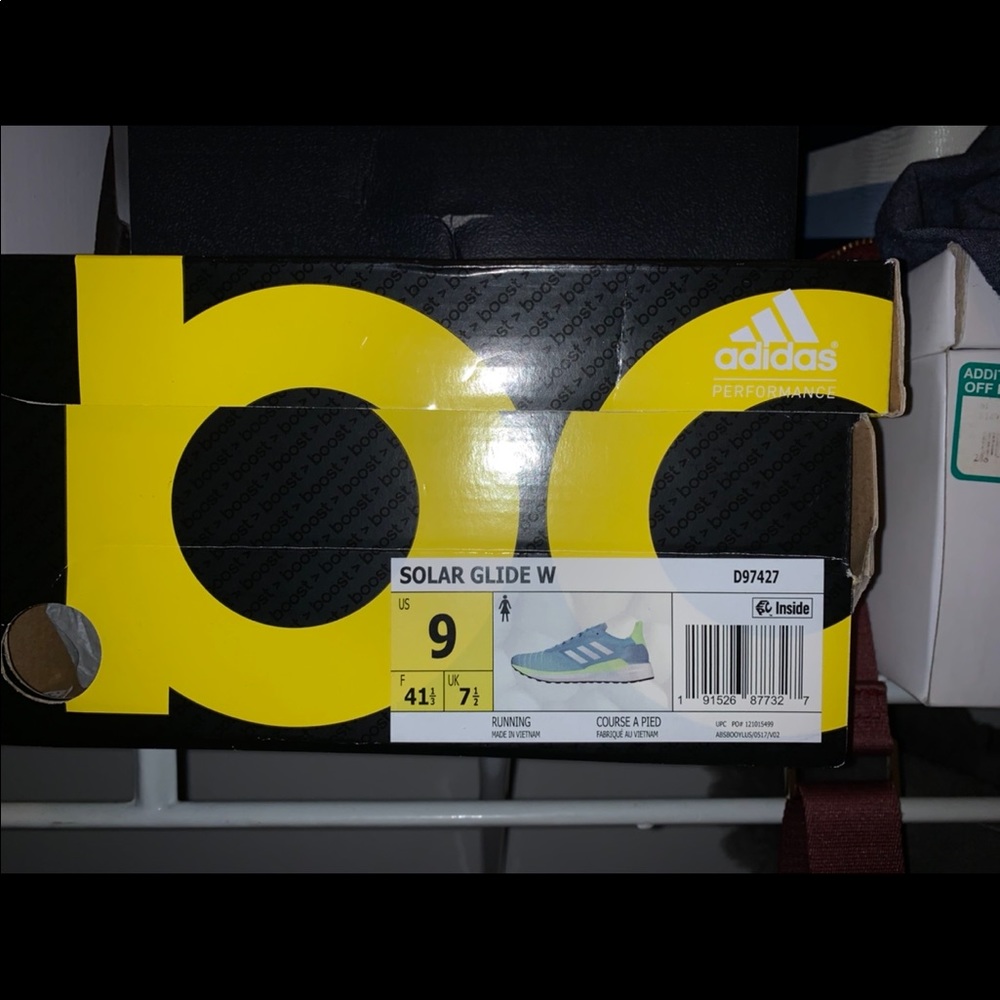 Women’s running shoe